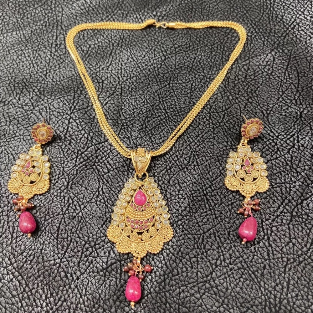 Beautiful Antique Necklace Set.Gold Plated